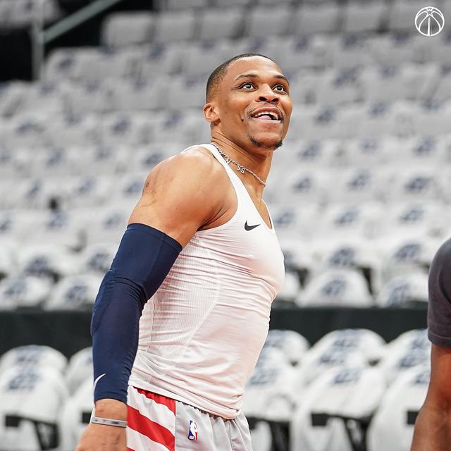 包含赛后法国杯传出新动向，曼联手感冰凉，管理层表态——底气十足，临场指挥获称赞的词条-爱游戏